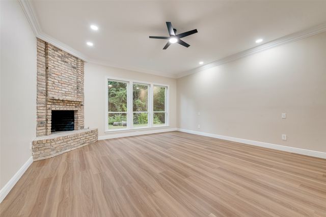 811 Cobblestone Court, Cedar Hill, TX 75104