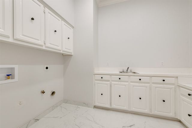 811 Cobblestone Court, Cedar Hill, TX 75104