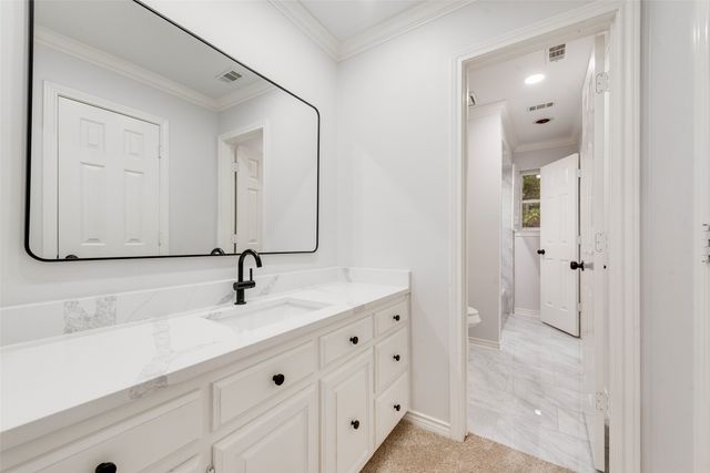 811 Cobblestone Court, Cedar Hill, TX 75104