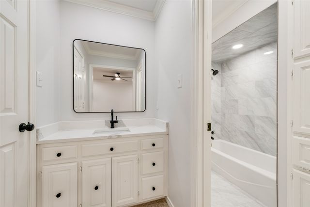 811 Cobblestone Court, Cedar Hill, TX 75104