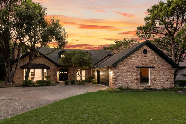 811 Cobblestone Court, Cedar Hill, TX 75104