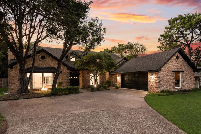 811 Cobblestone Court, Cedar Hill, TX 75104