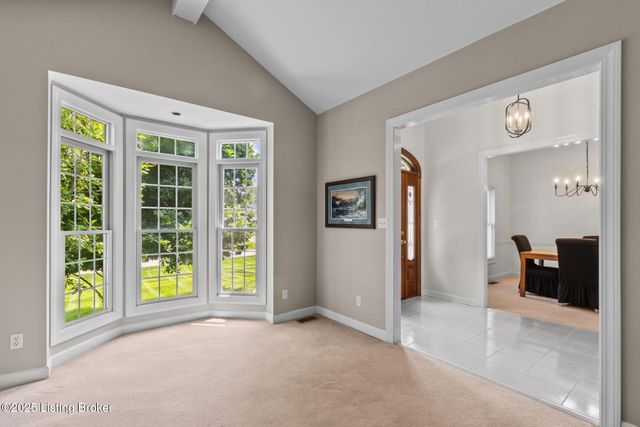 1900 Grand Villa Dr, La Grange, KY 40031