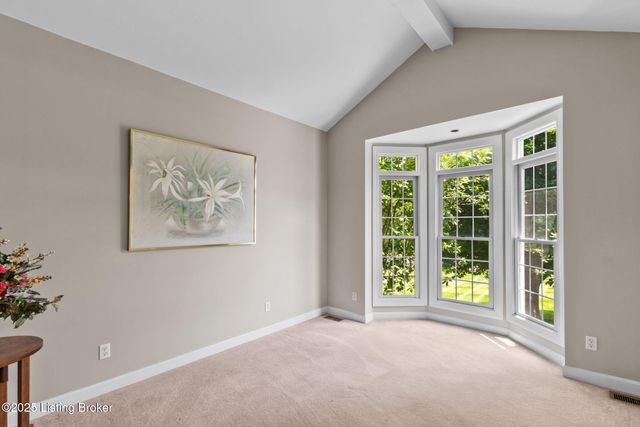 1900 Grand Villa Dr, La Grange, KY 40031