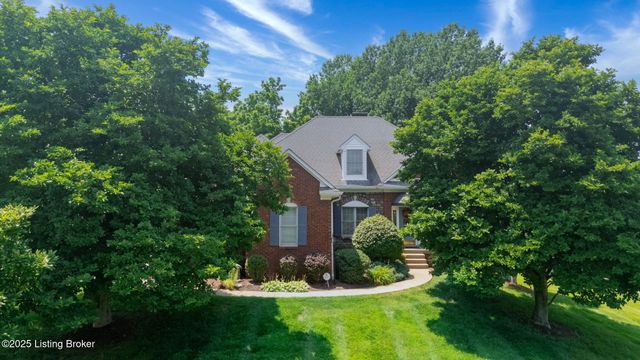 1900 Grand Villa Dr, La Grange, KY 40031