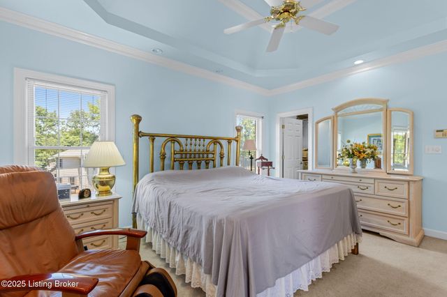 1900 Grand Villa Dr, La Grange, KY 40031