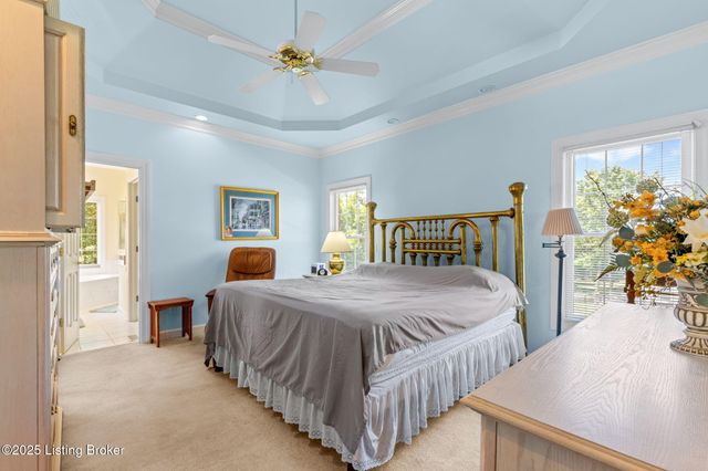 1900 Grand Villa Dr, La Grange, KY 40031