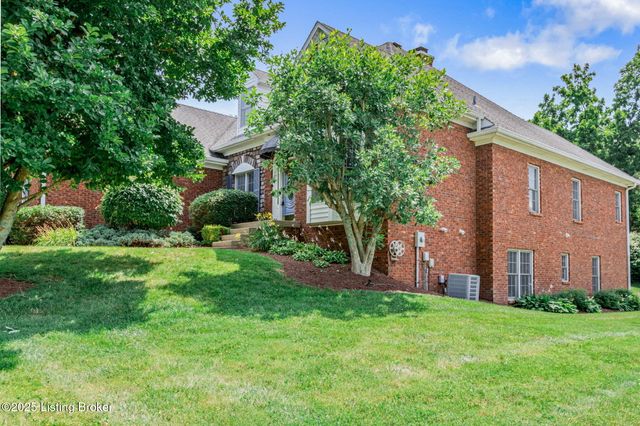 1900 Grand Villa Dr, La Grange, KY 40031
