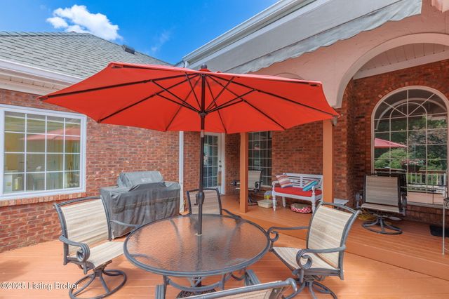 1900 Grand Villa Dr, La Grange, KY 40031