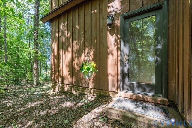 18546 Taylors Creek Rd, Montpelier, VA 23192