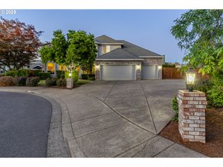 1643 WESTFALL Ct, Eugene, OR 97401