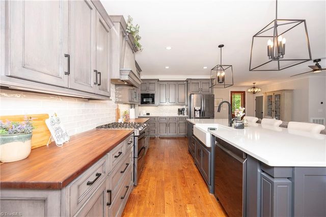 7988 Ridge Road, Tobaccoville, NC 27050