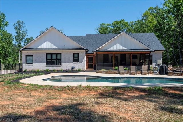 7988 Ridge Road, Tobaccoville, NC 27050