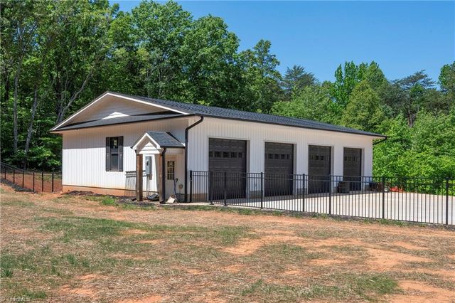 7988 Ridge Road, Tobaccoville, NC 27050