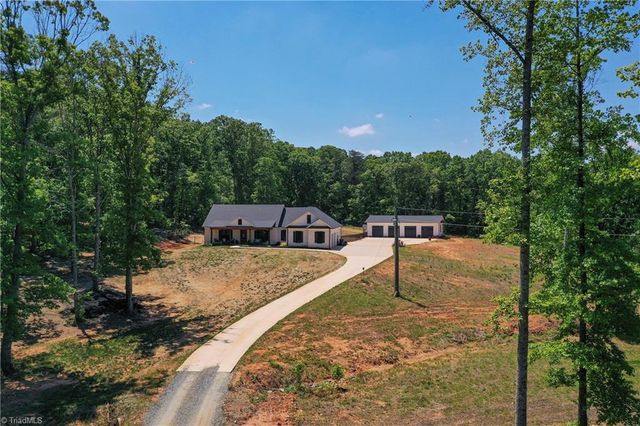 7988 Ridge Road, Tobaccoville, NC 27050