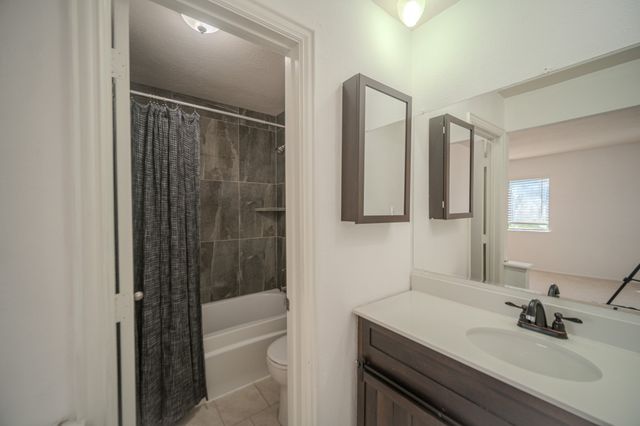 6802 Blackberry Drive, Arlington, TX 76016