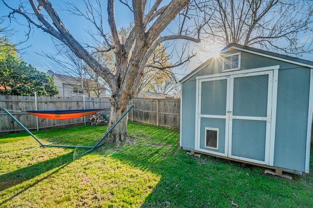 6802 Blackberry Drive, Arlington, TX 76016