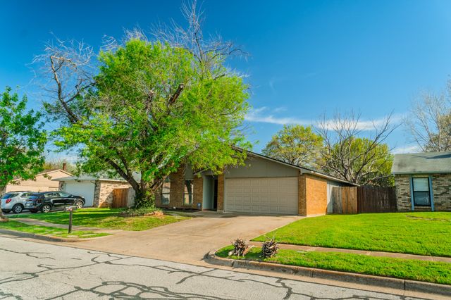 6802 Blackberry Drive, Arlington, TX 76016