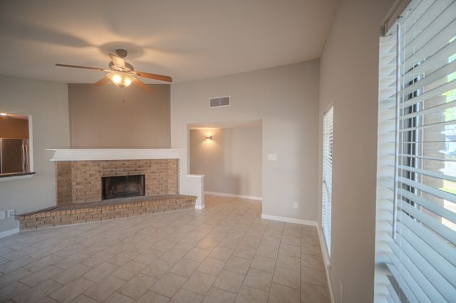 6802 Blackberry Drive, Arlington, TX 76016