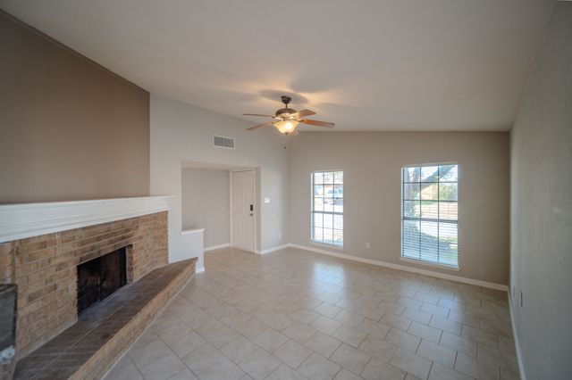 6802 Blackberry Drive, Arlington, TX 76016