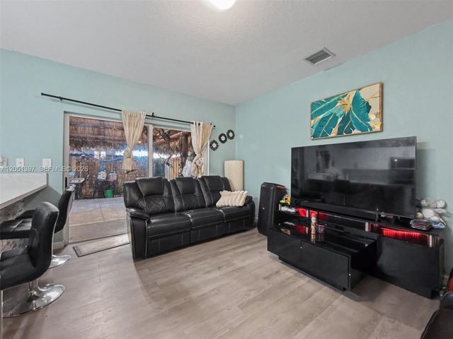 396 NW 12th Pl, Florida City, FL 33034