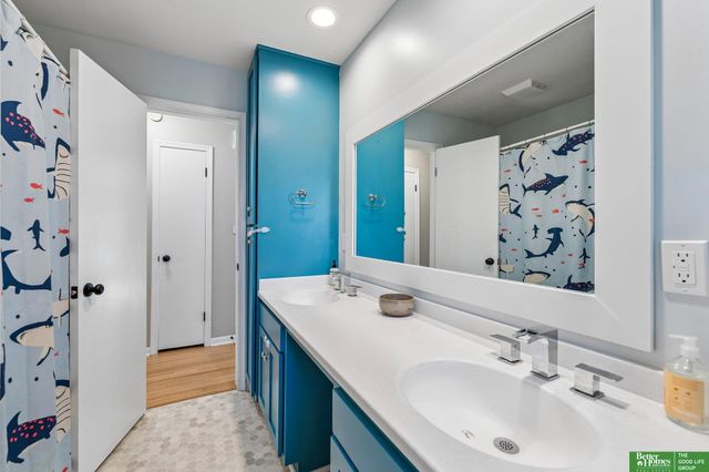 1274 S 165 Avenue, Omaha, NE 68130