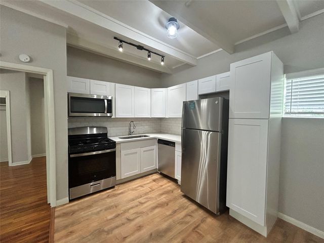 219 Marshall Street 215, Houston, TX 77006