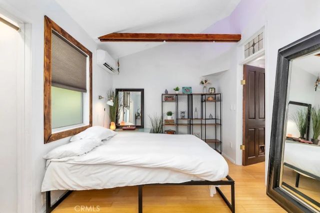 8869 Lookout Mountain Ave, Los Angeles, CA 90046