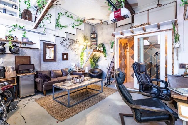8869 Lookout Mountain Ave, Los Angeles, CA 90046