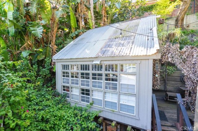 8869 Lookout Mountain Ave, Los Angeles, CA 90046