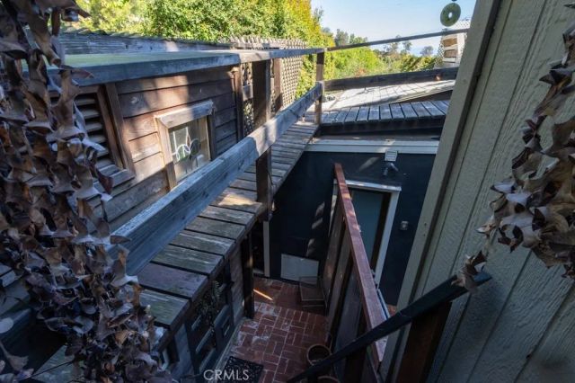 8869 Lookout Mountain Ave, Los Angeles, CA 90046