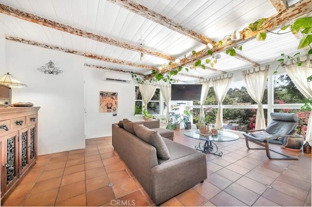 8869 Lookout Mountain Ave, Los Angeles, CA 90046