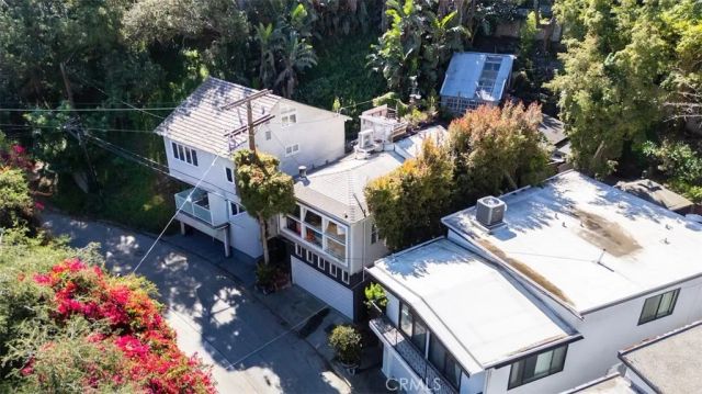 8869 Lookout Mountain Ave, Los Angeles, CA 90046