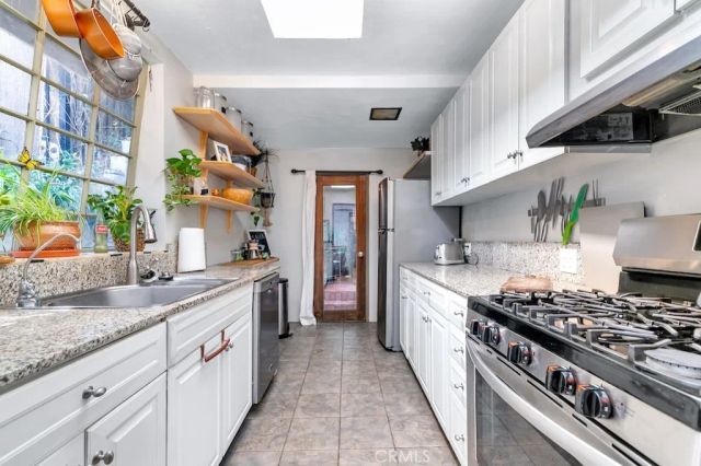 8869 Lookout Mountain Ave, Los Angeles, CA 90046