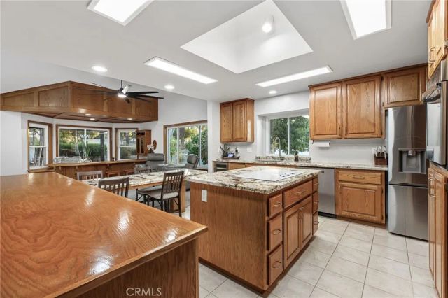 23137 Canyon Lake South, Canyon Lake, CA 92587