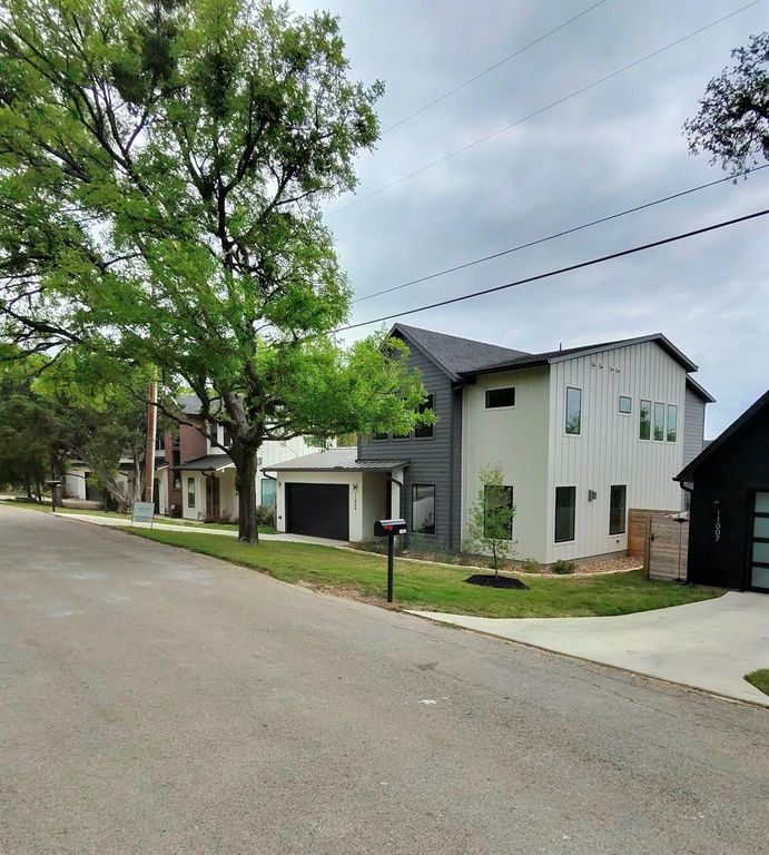 11104 4th ST, Jonestown, TX 78645