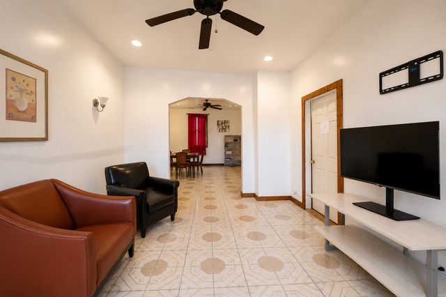 5134 S Wolcott Avenue, Chicago, IL 60609