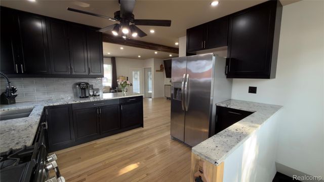 8127 Gary Avenue, Westland, MI 48185