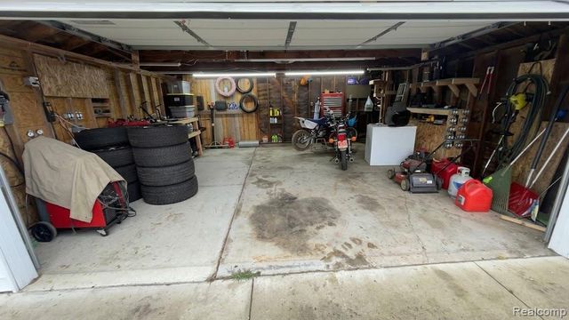 8127 Gary Avenue, Westland, MI 48185