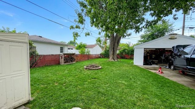 8127 Gary Avenue, Westland, MI 48185
