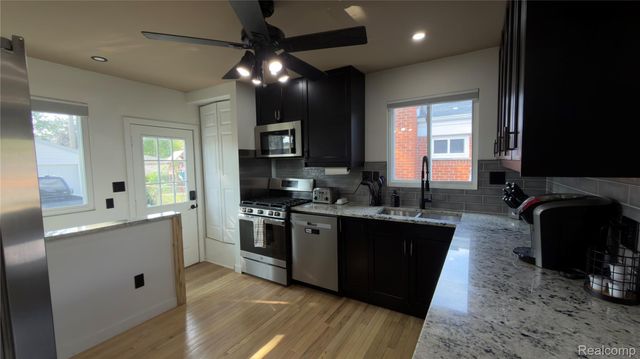 8127 Gary Avenue, Westland, MI 48185