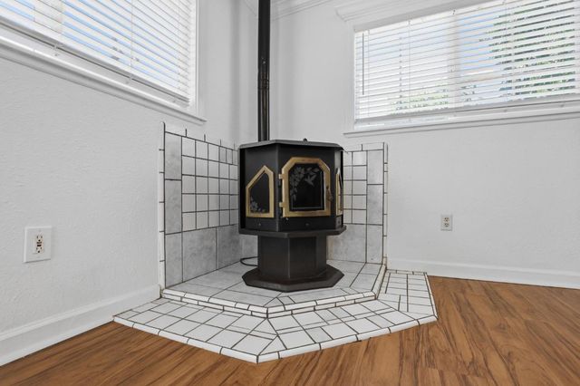 199 Dorman Ave, Yuba City, CA 95991