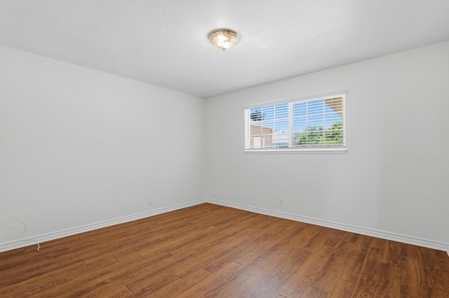 199 Dorman Ave, Yuba City, CA 95991
