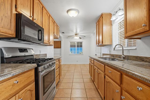 199 Dorman Ave, Yuba City, CA 95991