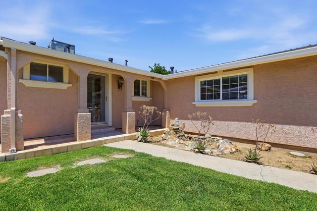 199 Dorman Ave, Yuba City, CA 95991