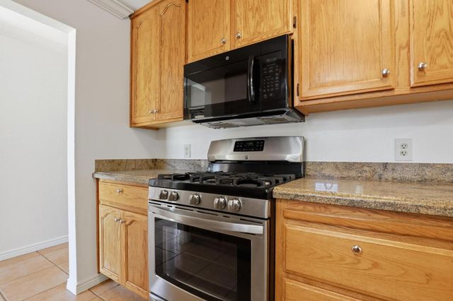 199 Dorman Ave, Yuba City, CA 95991