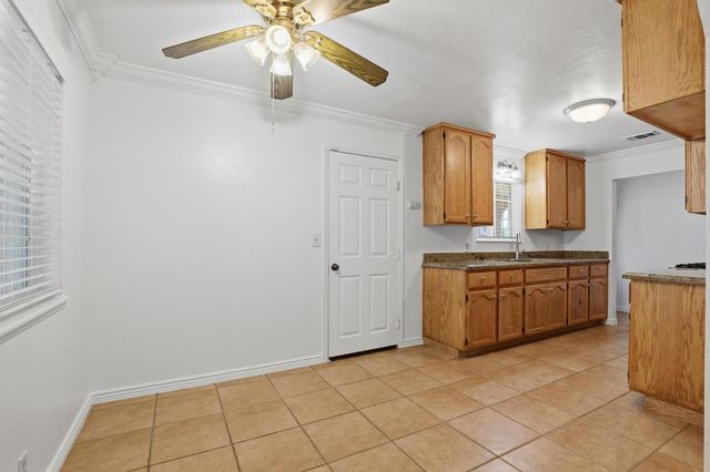 199 Dorman Ave, Yuba City, CA 95991
