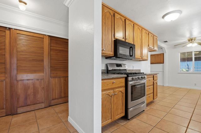 199 Dorman Ave, Yuba City, CA 95991