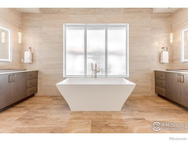 7572 Raphael Lane, Littleton, CO 80125