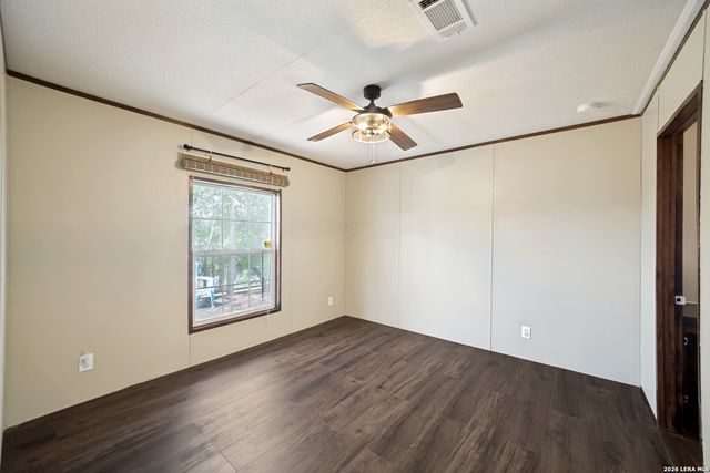 324 29th St E, Lakehills, TX 78063